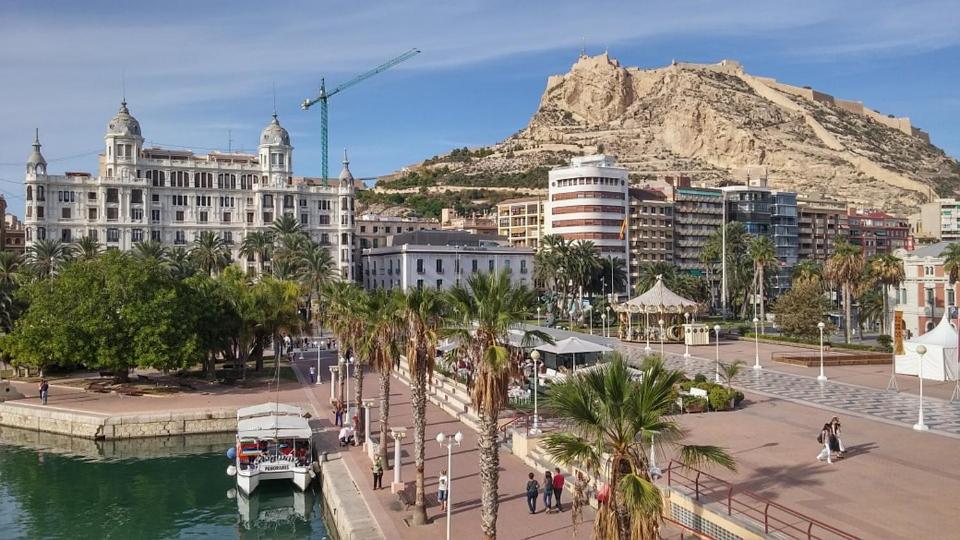 Centrico Y Espacioso Piso En Barrio Tranquilo Alicante Exterior foto